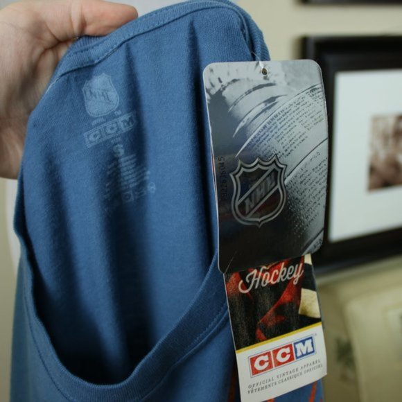 NHL New York Islanders Blue Orange Tee Shirt - Picture 2 of 6